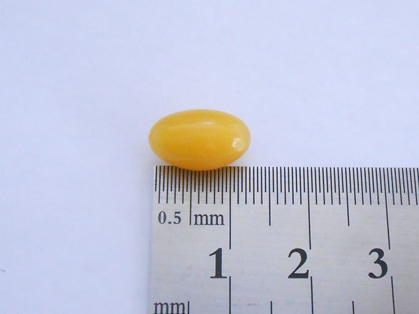サン・プロジェクト 伝承にんにく卵黄の粒のサイズを測る